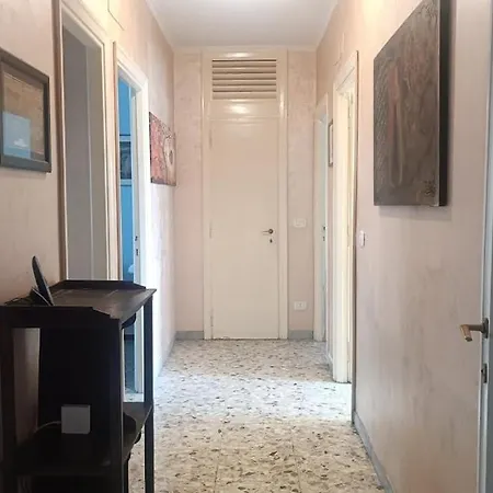 A Casa Di Ugo - Colors And Space At Pigneto, Rome