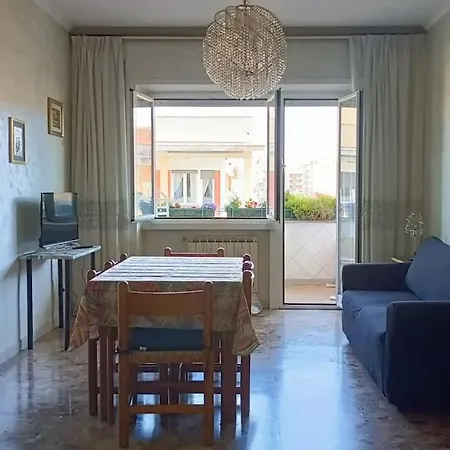 A Casa Di Ugo - Colors And Space At Pigneto, *